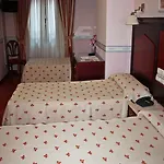 Pensionat Sara By Gaiarooms Salamanca