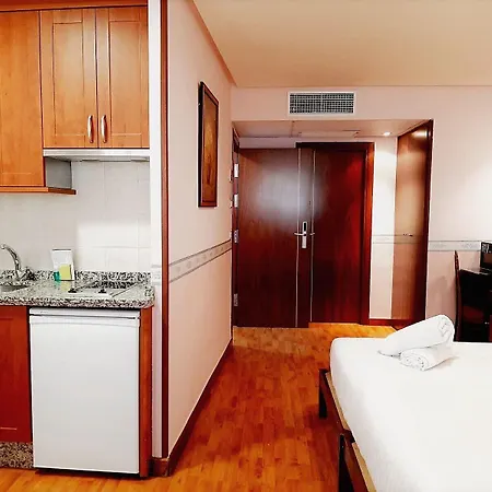 Sara By Gaiarooms Salamanka