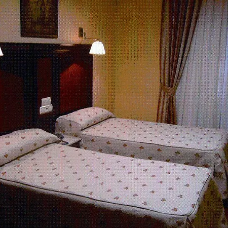 Guest house Sara By Gaiarooms 2*
