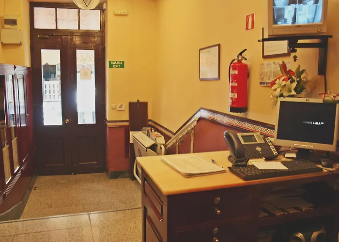 Sara By Gaiarooms Гостьовий будинок Саламанка