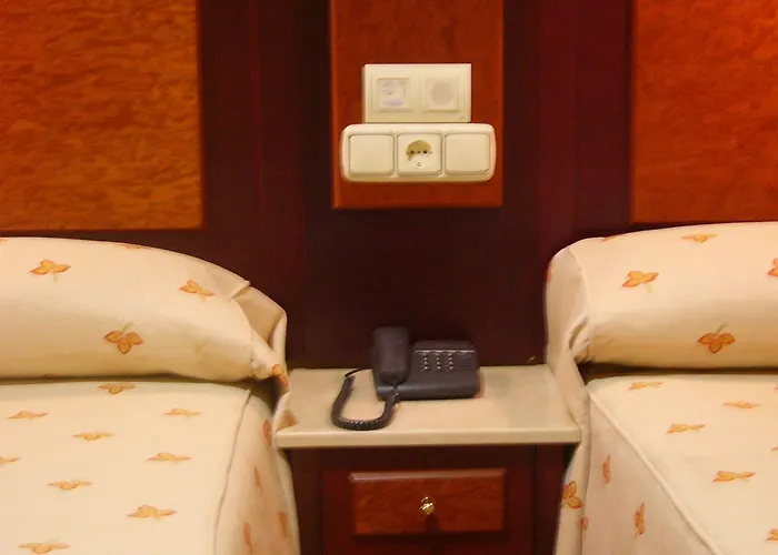 Sara By Gaiarooms Гостьовий будинок Саламанка