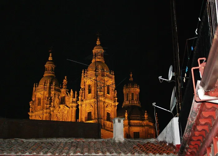 Sara By Gaiarooms Гостьовий будинок Саламанка